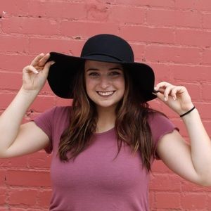 Meet your Posher, Joni